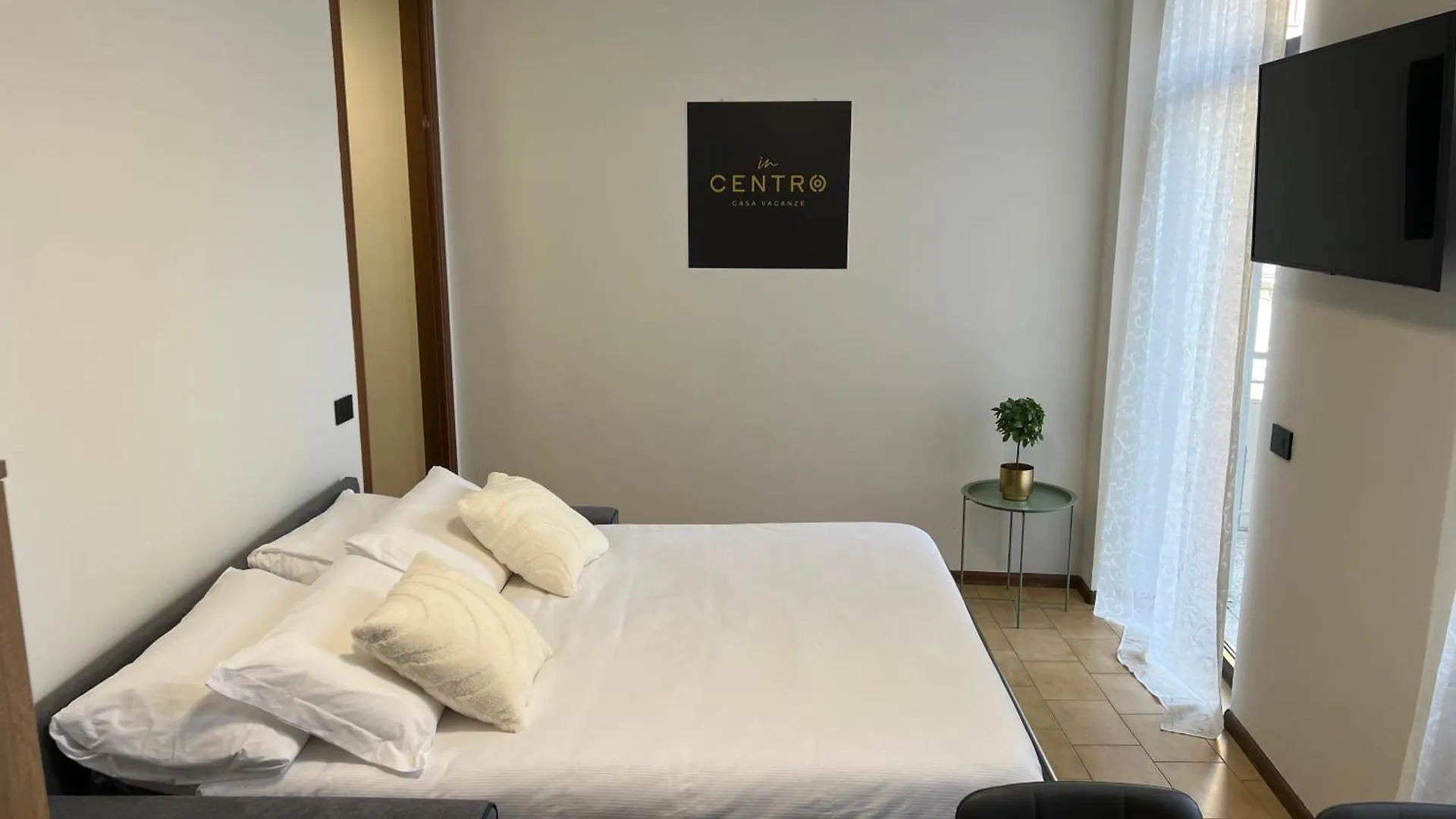 Apartamento In Centro Tirano Italia